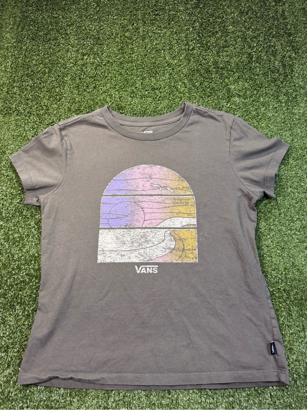 Vans Women's Grey T-Shirt Graphic‎ Logo Skate Beach Sunset Colorful Small